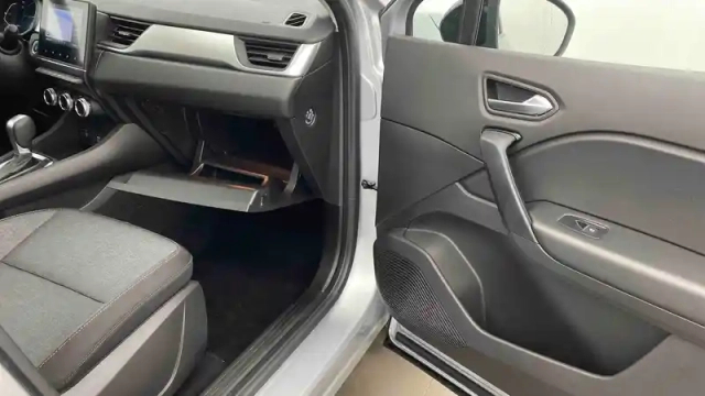 Renault Captur e-tech 145 - 21 — photo 30