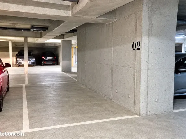 Emplacement dans un parking fermé rue des Ursulines à Saint-Denis