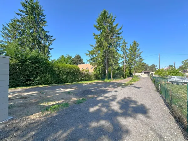 Magnifique terrain constructible de 511 m² situé au coeur du village d'Achères-la-Forêt