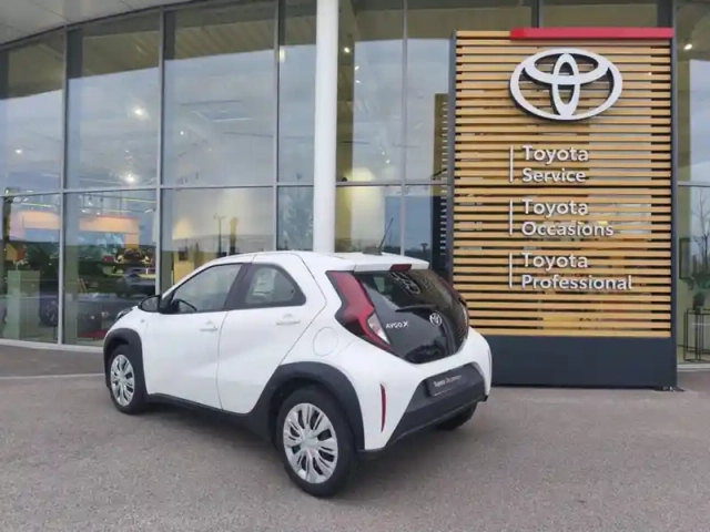 Toyota Aygo 1.0 vvt-i 72 dynamic — photo 3