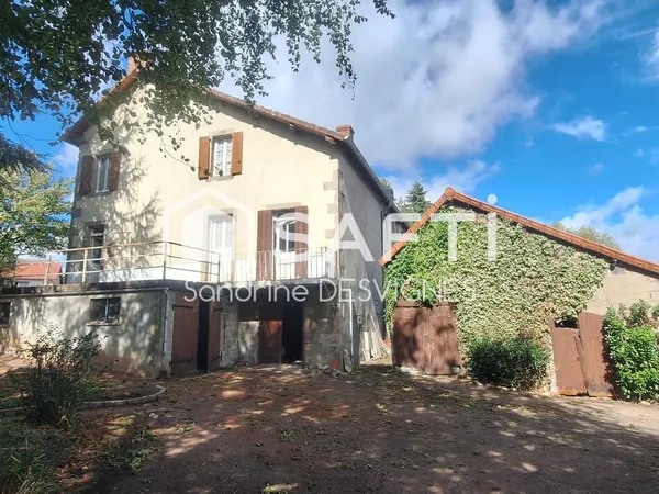 Maison 200 m² à rénover, terrain clos 942 m²