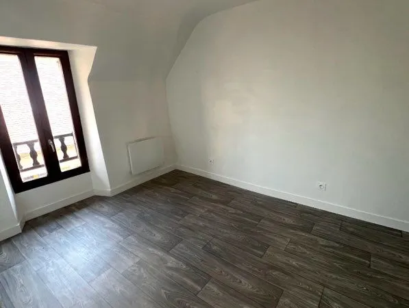 Appartement 55 m2 2 chambres courette centre bourg