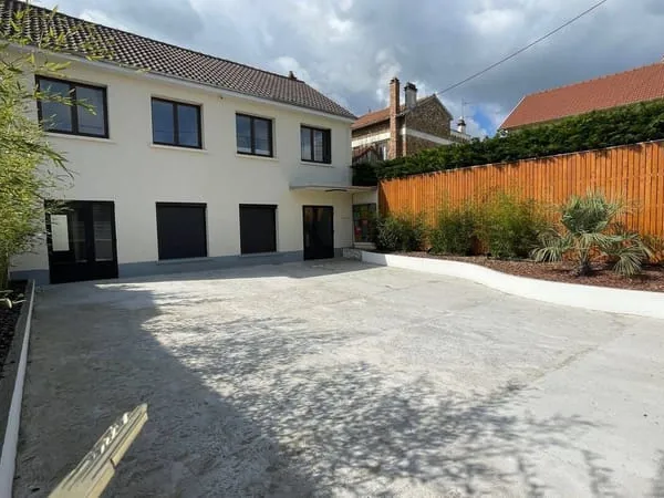 Local d'activité 67 m²