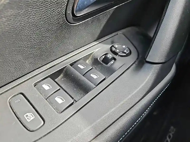 Peugeot 2008 puretech 130 s&amp;s bvm6 — photo 21