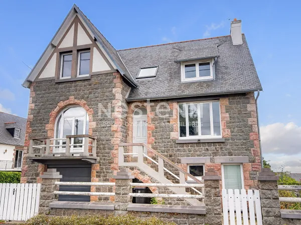Maison divisée en deux logements - Plérin - Saint Laurent De La Mer- vue sur la mer