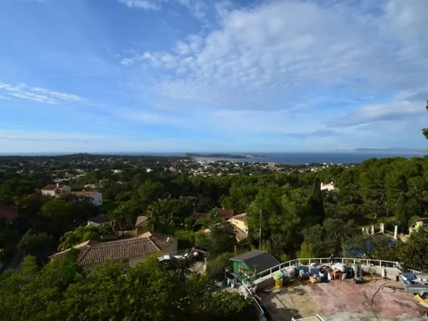 SIX FOURS LES PLAGES - HAUT DE VILLA VUE MER