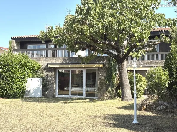 Propriété 9 pièces 229 m²