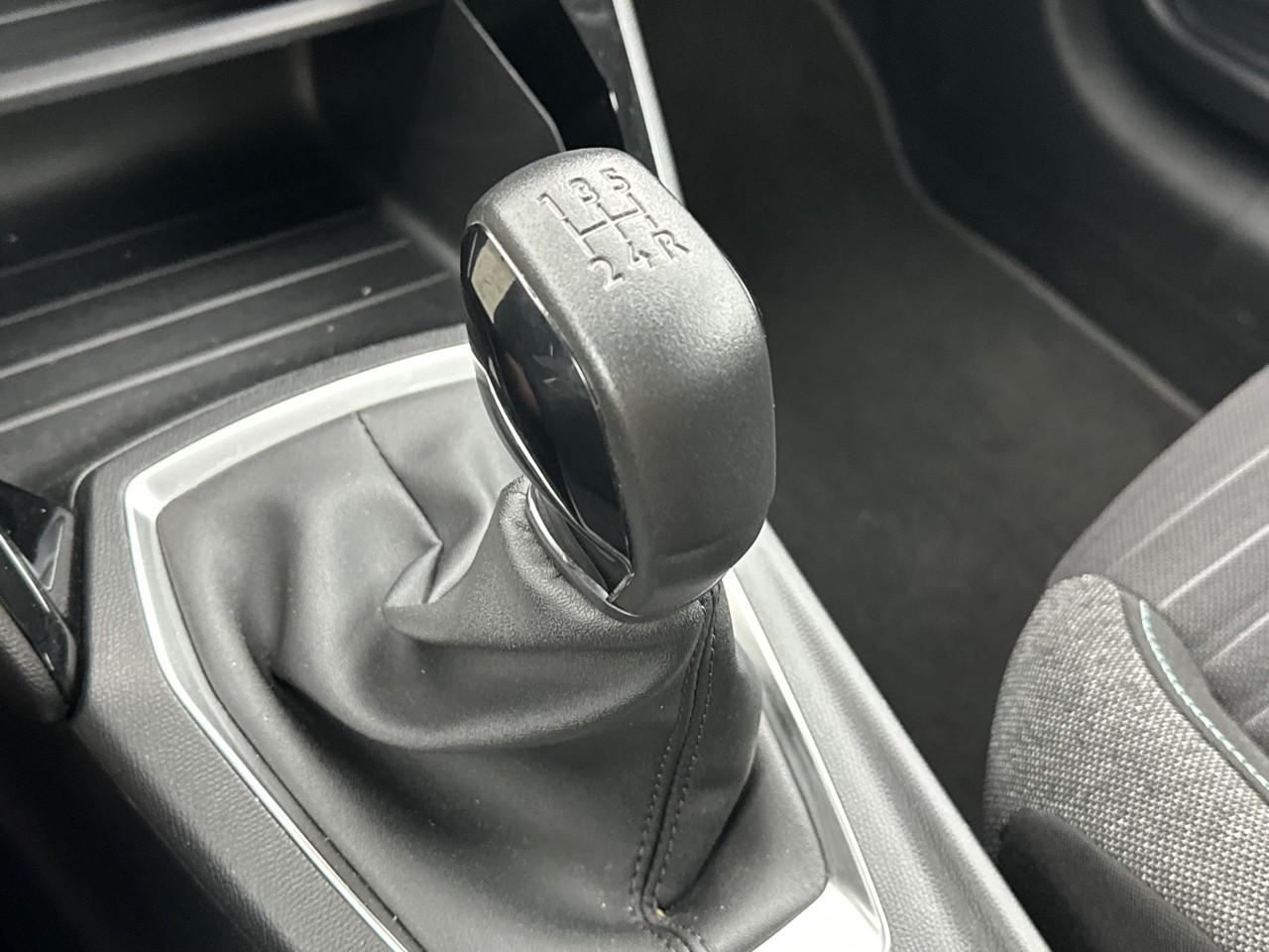 Peugeot 208 puretech 75 s&s bvm5 style — photo 28