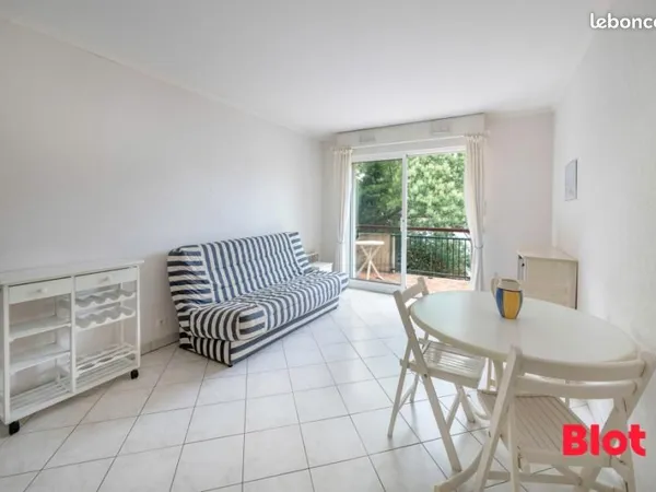 Studio 1 pièce 23 m²