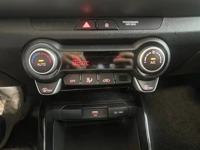 Kia Stonic 1.0 t-gdi 100 ch dct7 — photo 46