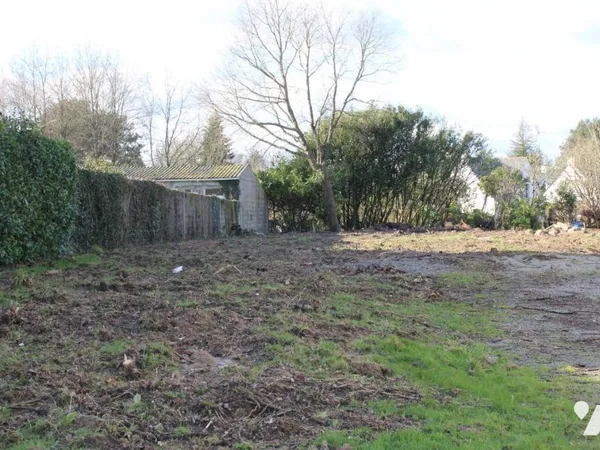Terrain 725 m²