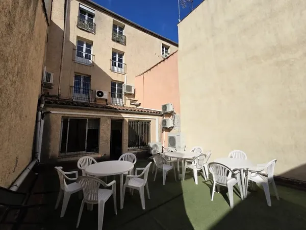 Bâtiment 30 pièces 572 m²