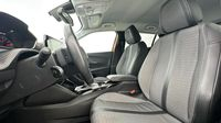 Peugeot 2008 1.2 PureTech 130ch S&S Allure — photo 9