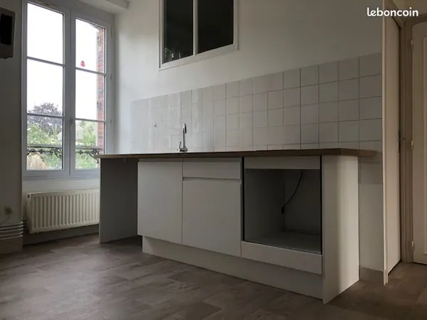 APPARTEMENT F3 au 1 étage