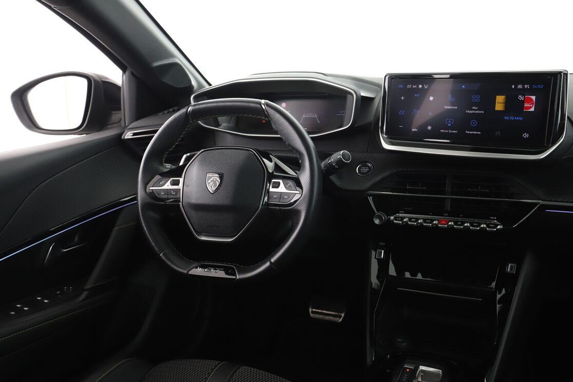 Peugeot 208 1.2 Hybrid GT e-DCS6 — photo 12
