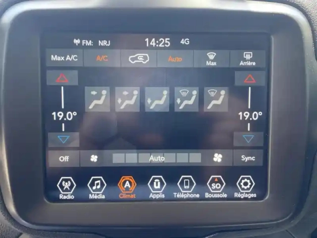 Jeep Renegade 1.3 t4 240h 180 4xe phev hybrid 11.4 kwh e-awd awd bva upland — photo 21