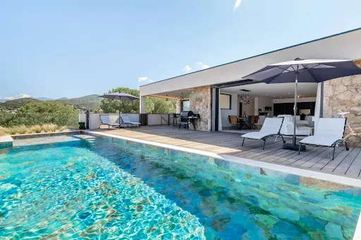 Villa 8 pièces 330 m²