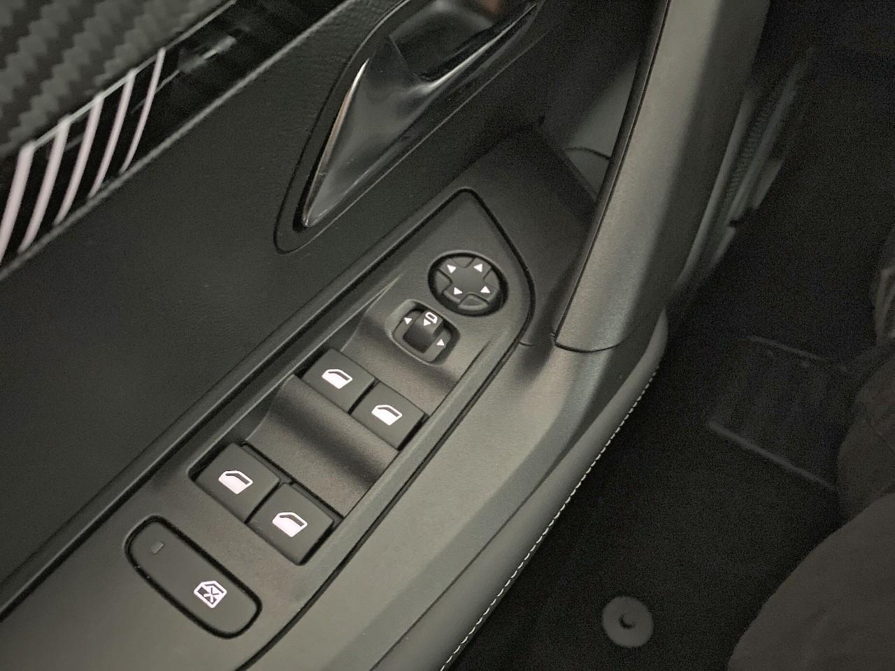 Peugeot 2008 hybrid 145 ch e-dcs6 allure — photo 20