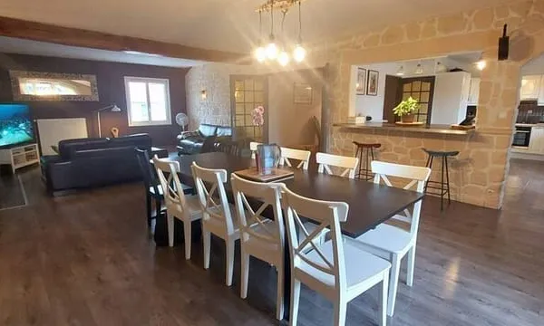 Maison 9 pièces 223 m²