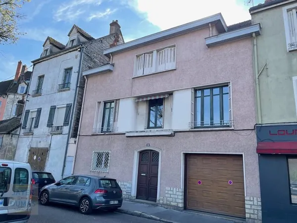 EN EXCLUSIVITÉ - CHALON-SUR-SAONE - Maison de ville 9 pièces