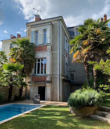 Maison 10 pièces 350 m²