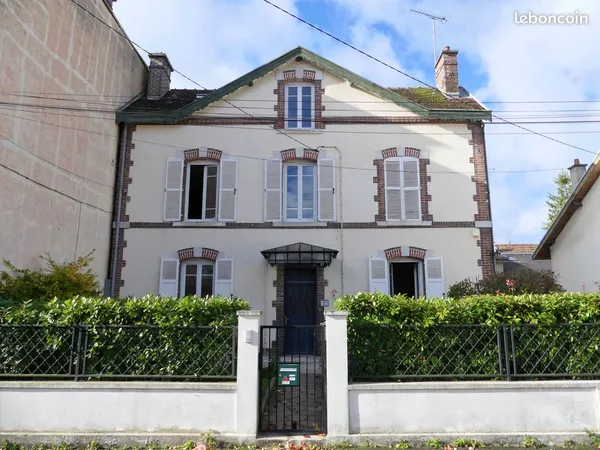 Bureau et espace de travail Location Sainte-Savine 21m² 450€