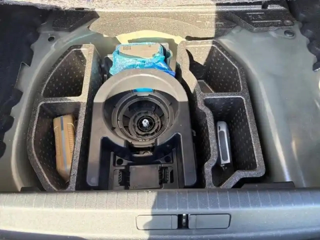 Peugeot 208 puretech 100 s&amp;s bvm6 style — photo 27