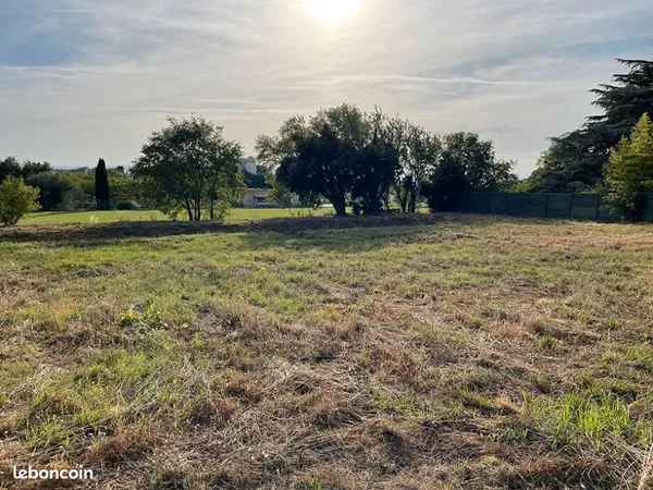 Terrain 180 m² Generac