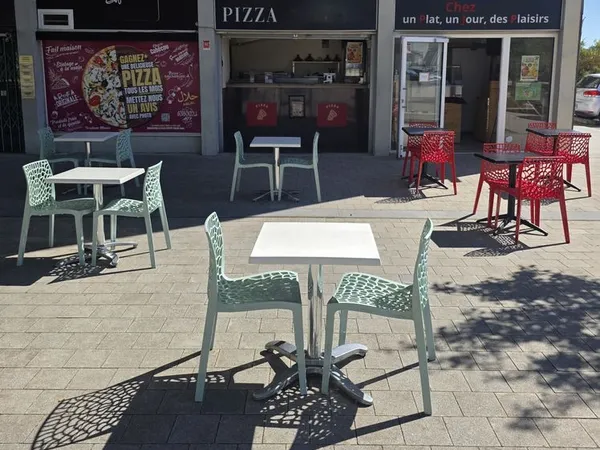 Un fonds de commerce pour deux commerces (Pizzeria + Traiteur) avec possibilité acquérir les murs