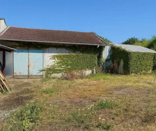 Local d'activité 148 m²