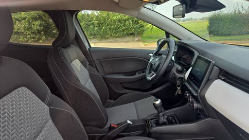 Renault Clio 1.5 Blue dCi 100 - Evolution – 2023 – 35168 km – Diesel – Boîte Manuelle — photo 22