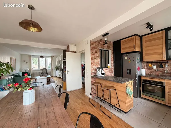 Maison 9 pièces 220 m²