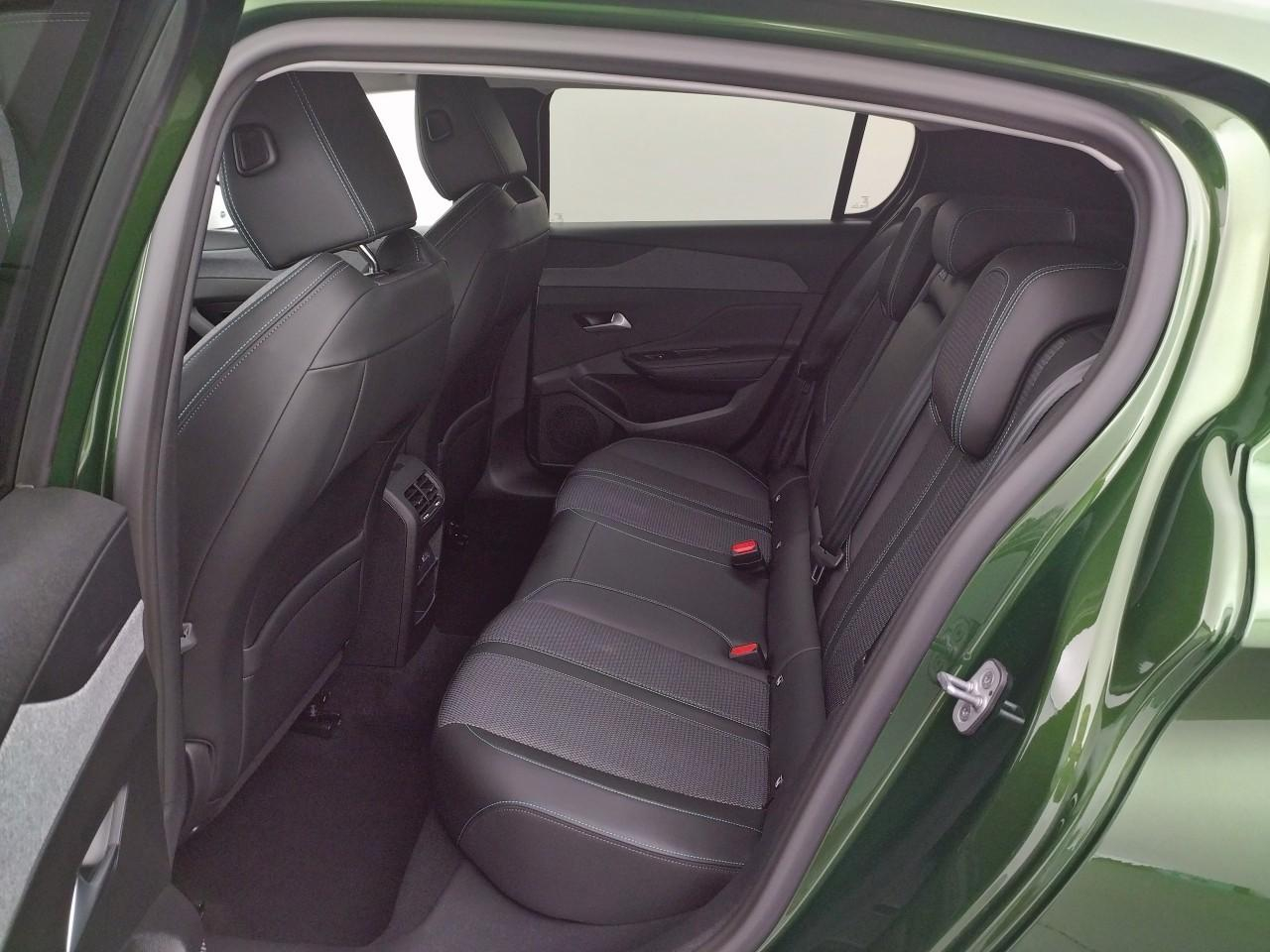 Peugeot 308 puretech 130ch s&s eat8 allure — photo 13