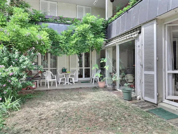 Appartement avec jardin et terrasse  de 168 m2- 4 chambres plus double séjour_ 676000€ Ìæî