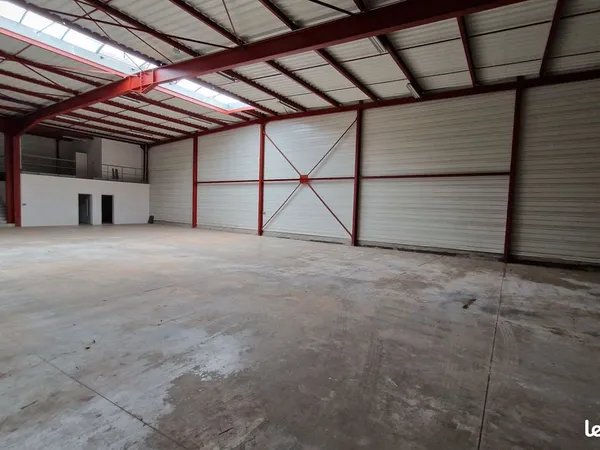 Entrepôt 475 m² BESANCON