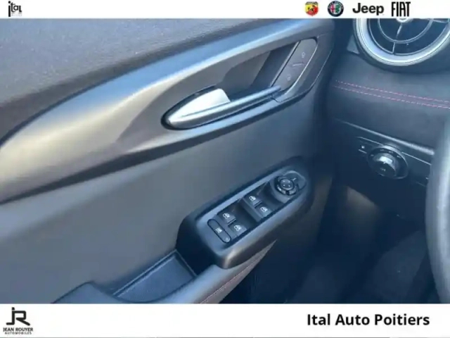 Alfa Romeo Tonale 1.3 phev 280ch veloce at6 e-q4 — photo 13