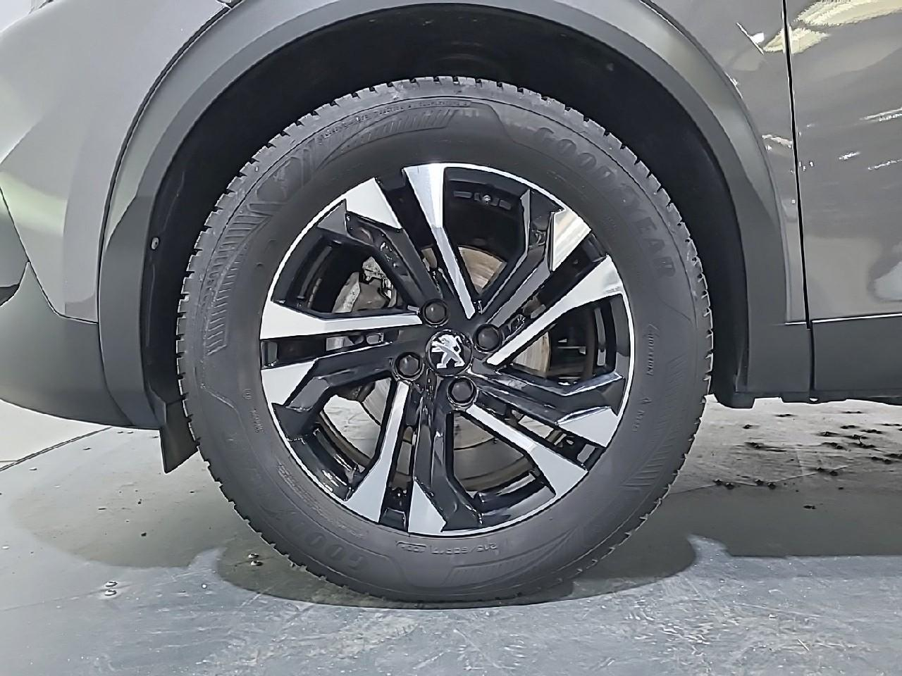 Peugeot 2008 puretech 130 s&s eat8 roadtrip — photo 16