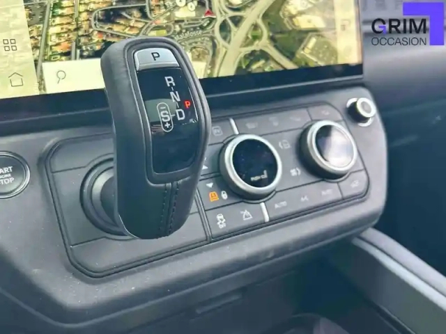Land Rover Defender 110 phev — photo 10
