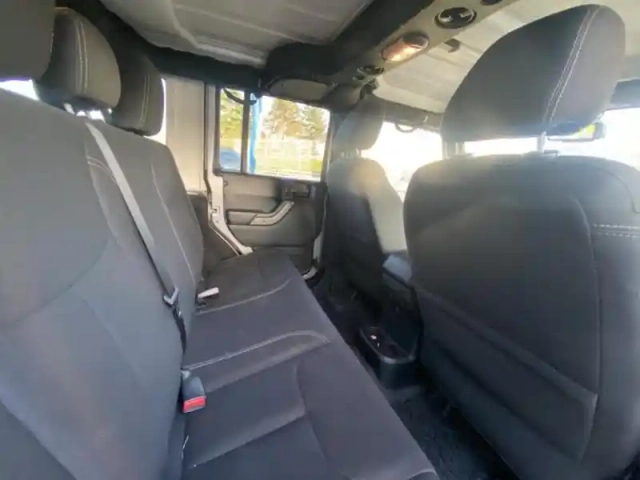 Jeep Wrangler unlimited 3.6 v6 284ch rubicon 2 bva — photo 13