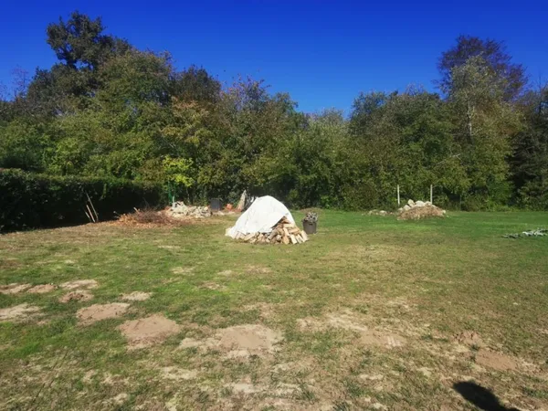 Terrain 663 m²