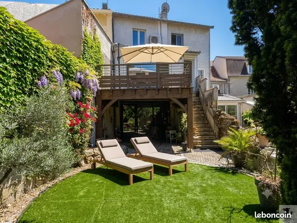 Maison 8 pièces 218 m²