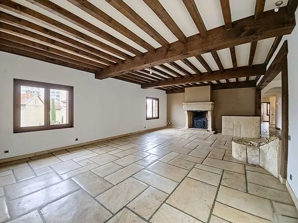 APPARTEMENT BOURG EN BRESSE - 7 pièce(s) - 226m2