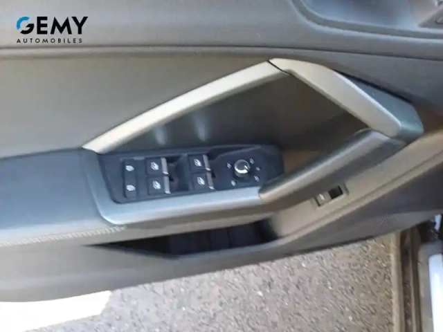 Audi Q3 35 tfsi 150 ch s tronic 7 — photo 14