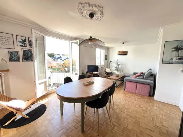 Appartement Rennes - Rue de Nantes - T4 - TRAVERSANT - RENOVE - PARKING - CAVE