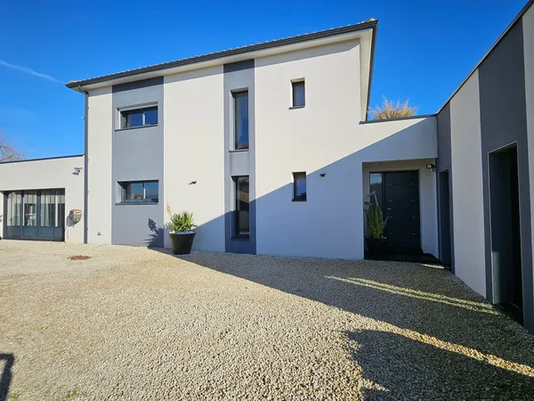 Vends maison 225m² aux volumes généreux Sainte-Pazanne - 20 min de Nantes et Pornic