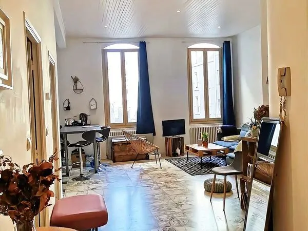 T3 de 72 m² avec cour privative - Marseille 6e - Préfecture / Cours Julien