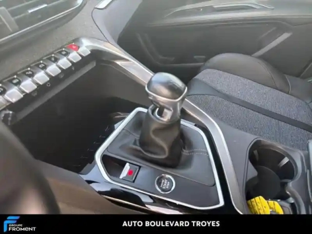 Peugeot 3008 1.2 puretech 130ch s&amp;s allure — photo 29