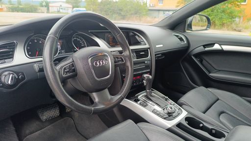 Audi A5 Coupe 3.2 FSI V6 265 Quattro Tiptronic 6 - Ambition Luxe – 2009 – 177699 km – Essence – Boîte Automatique — photo 34