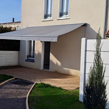 Maison T5 avec jardin et terrasse