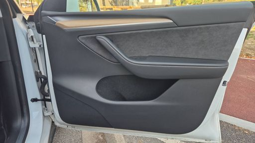 Tesla Model Y 275 Rwd - Standard Range – 2022 – 36852 km – Électrique – Boîte Automatique — photo 46